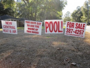 Sell your house with signs
